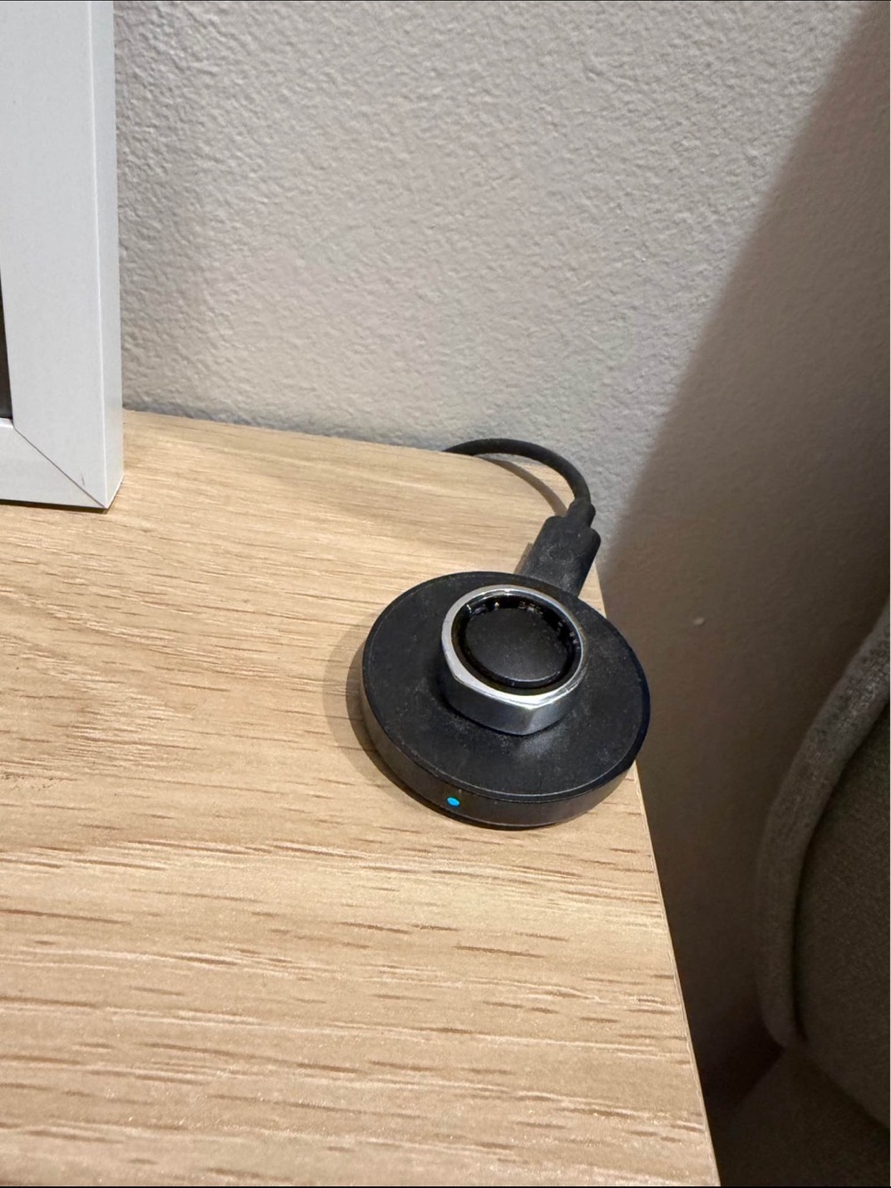 Magnetic Wireless Charging Dock - Black
